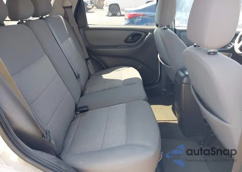 2005 Ford Escape Xlt from USA, damaged, VIN 1FMYU03115KE24399